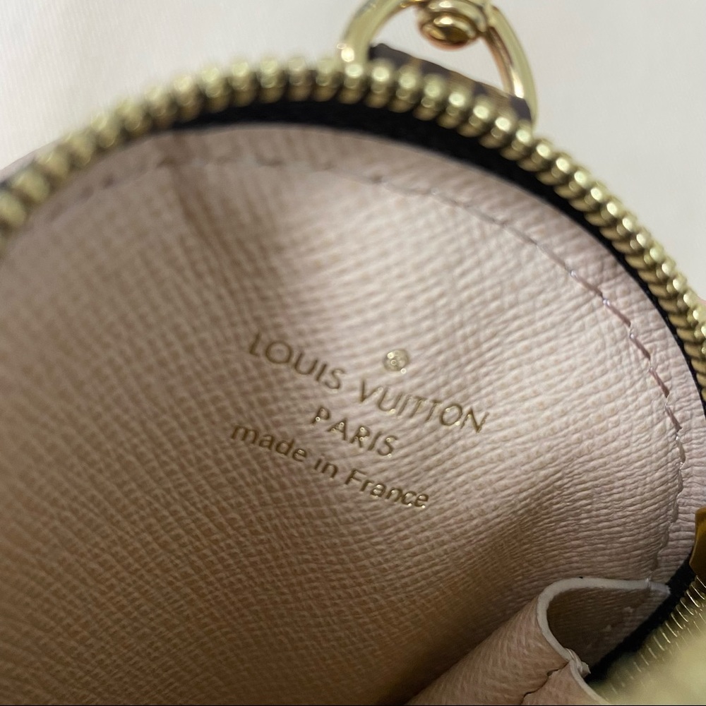 Louis Vuitton round zipped coin purse - Picture 8 of 10